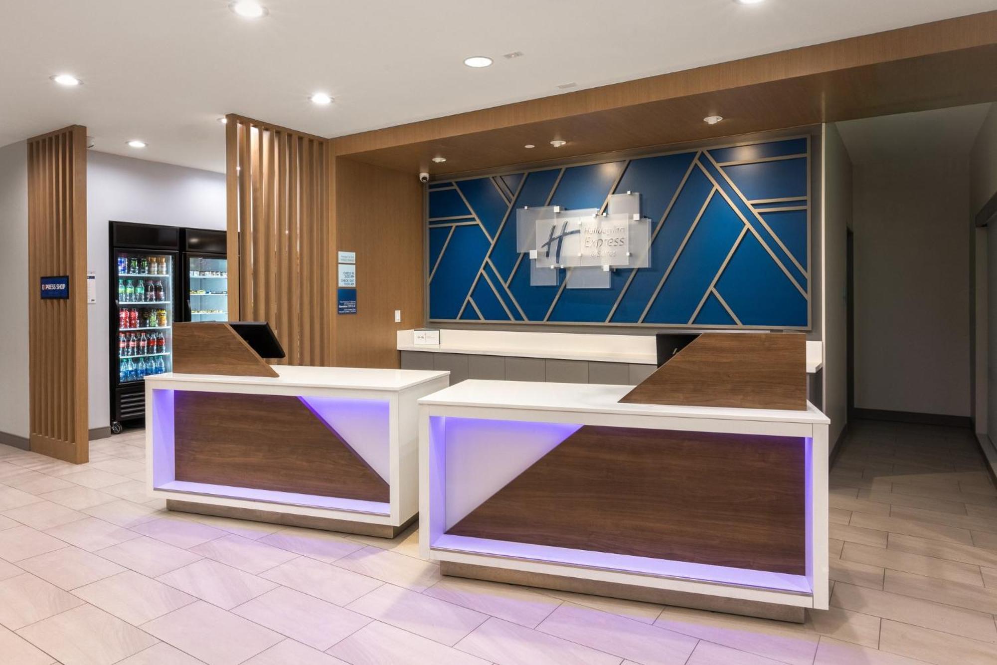 Holiday Inn Express & Suites - Hawaiian Gardens By Ihg Exterior foto